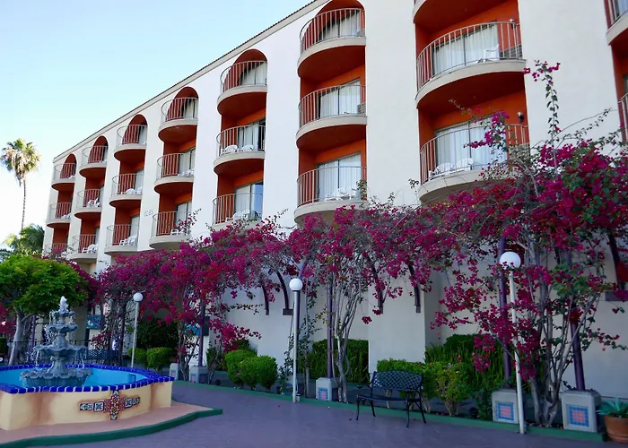 Golden SailsAirport Hotel